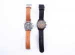 Seiko 
Deux montres bracelet d'homme : 

- Montre d'homme "Solar...