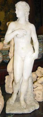 STATUE en marbre blanc, représentant un homme nu. Haut. 63...