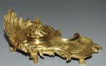 Encrier en bronze doré forme rocaille style Louis XV avec...
