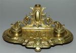 Écritoire en bronze doré style Louis XVI, forme de plateau...