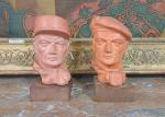 Deux bustes de légionnaires de l'armée française, vers 1940

en terre...