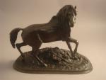 Pierre-Jules MÈNE(1810-1879)Le cheval libre. Bronze à patine brune, signé sur...