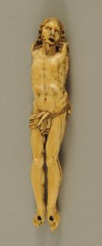 CHRIST en ivoire.  Allemagne, XVIIème siècle. Haut. 14,5 cm...