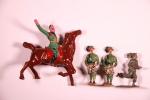 HR, Italie. 4 figurines : Mussolini à cheval et 3...