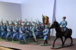 France. 40 figurines : 1 officier à cheval, 1 porte-drapeau,...