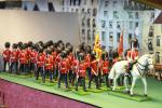 BRITAINS, Grande-Bretagne. 41 figurines de Scots guards : 1 cavalier,...