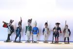 France. 12 figurines Empire. Divers.
