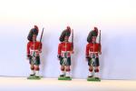 Grande-Bretagne. 7 figurines : The Black Watch. Marching.