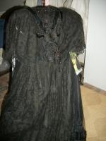 ROBE, fin XIXème siècle, tulle noir couvert de tulle brodé,...