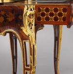 Rouillac | Table mécanique ayant appartenu à la marquise de Pompadour. J.F. Oeben.